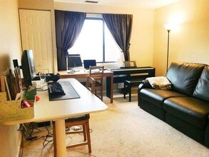 30 Revere Beach Pkwy-Unit -809 in Medford, MA - Foto de edificio - Building Photo