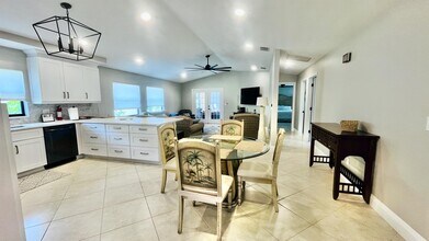 552 97th Ave N in Naples, FL - Building Photo - Building Photo