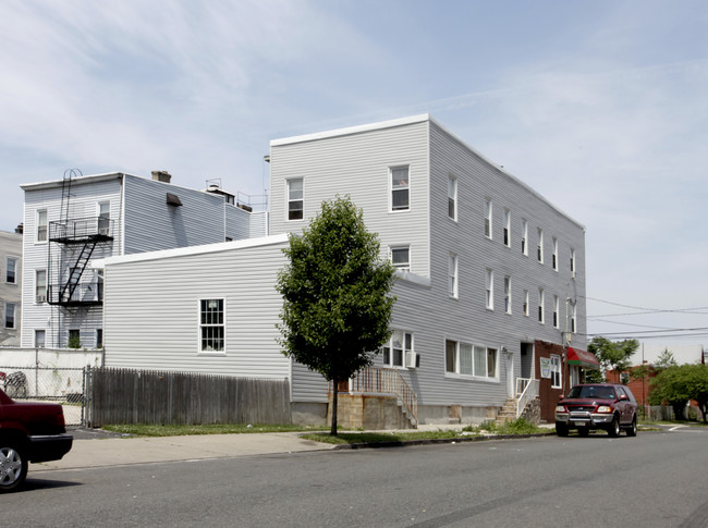 200 Geneva St in Elizabeth, NJ - Building Photo - Building Photo