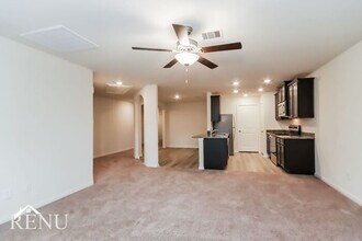 10506 Sweetwater Creek Dr in Cleveland, TX - Building Photo - Building Photo