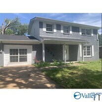 3226 W Helena Dr NW in Huntsville, AL - Building Photo
