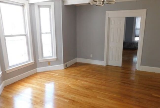 168 River St, Unit 1 in Cambridge, MA - Foto de edificio - Building Photo