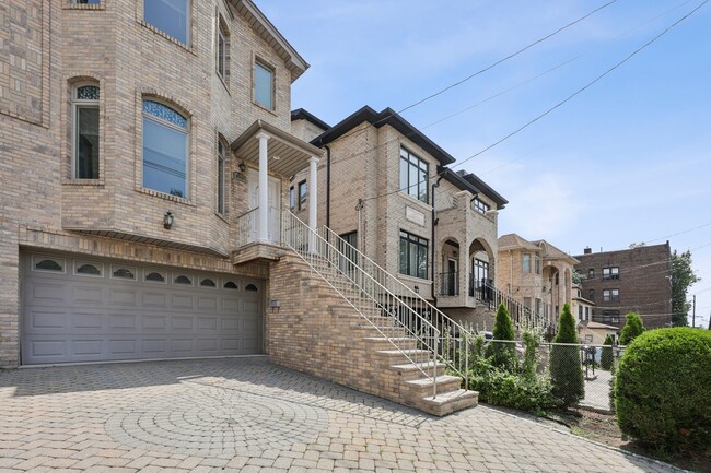 property at 285 Knox Ave