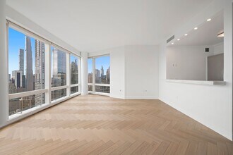 80 Columbus Cir in New York, NY - Building Photo - Building Photo