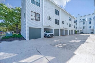 2304 Bergen Ct, Unit 37 in Virginia Beach, VA - Building Photo - Building Photo