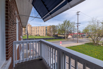 205 E 156th St in Cleveland, OH - Building Photo - Interior Photo