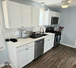 64 Center Ave in Keansburg, NJ - Building Photo - Building Photo