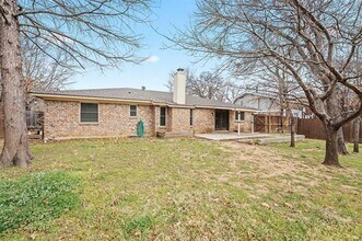 1516 Circle Ln in Bedford, TX - Building Photo - Building Photo