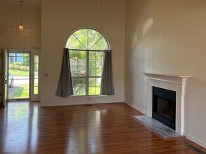 5268 Village Way in Nashville, TN - Building Photo - Building Photo