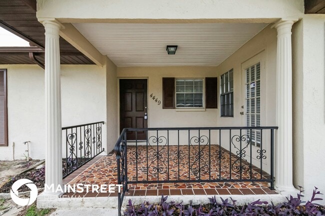 4449 Chamber Ct in Spring Hill, FL - Foto de edificio - Building Photo