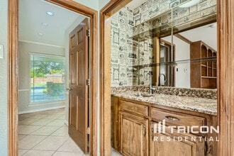 1380 Green Hills Ct in Duncanville, TX - Building Photo - Building Photo