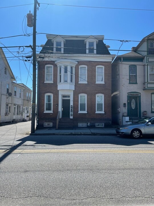 128 High St, Unit 3 in Hanover, PA - Foto de edificio