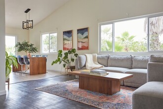 290 Elvado Way in San Diego, CA - Building Photo - Building Photo