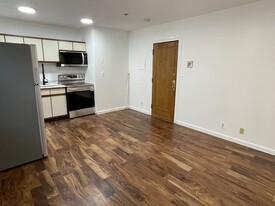 88 Gordon St, Unit 305 in Boston, MA - Building Photo - Building Photo