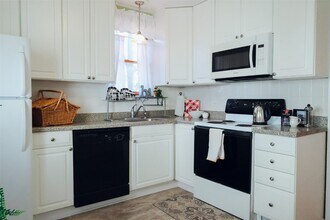 2627 Louis Ave in Brentwood, MO - Building Photo - Building Photo