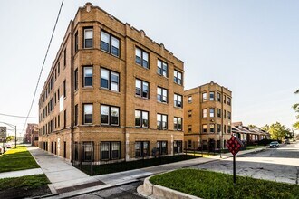 7701 S Stewart Ave Chicago, IL 60620 in Chicago, IL - Foto de edificio - Building Photo