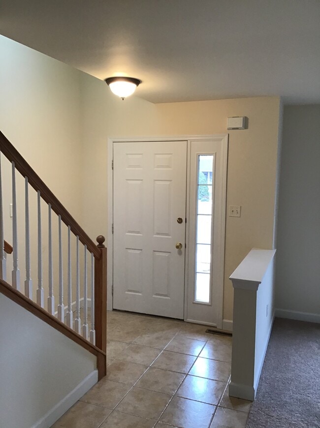 24 Michigan Dr in Sinking Spring, PA - Building Photo - Building Photo