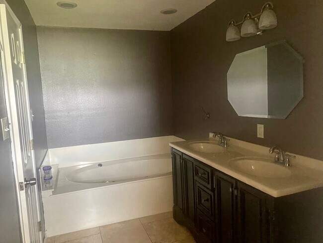 4218 Vida Grande in Weslaco, TX - Building Photo - Building Photo