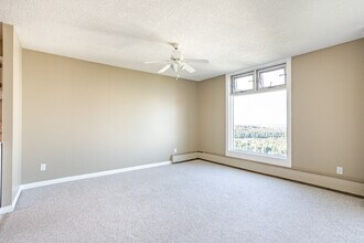 9835-9113 113 St in Edmonton, AB - Building Photo - Building Photo