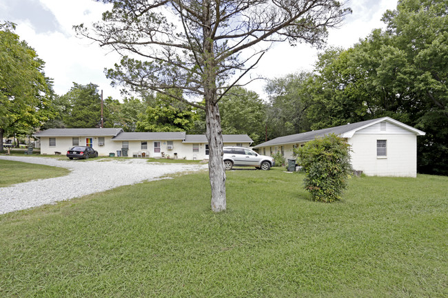 310 S Washington Ave in Fayetteville, AR - Foto de edificio - Building Photo