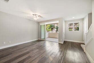 4377 Paxton Pl in Calabasas, CA - Building Photo - Building Photo