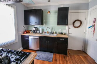 2419 Lee Rd, Unit 1 in Cleveland Heights, OH - Foto de edificio - Building Photo