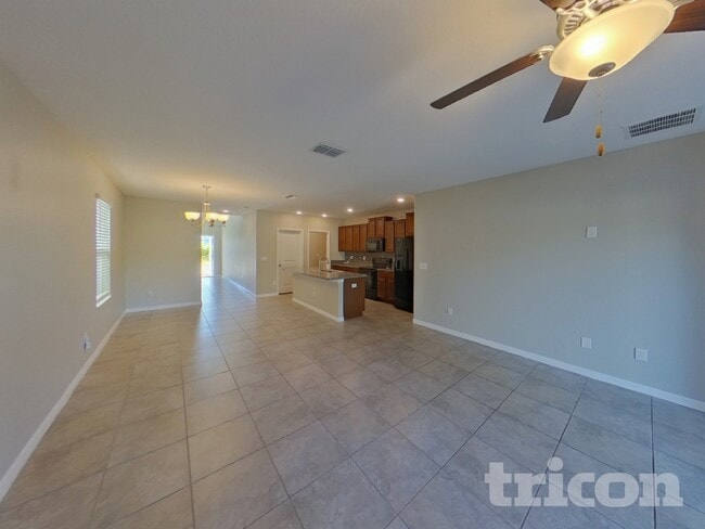 15422 Broad Brush Dr in Sun City Center, FL - Building Photo - Building Photo