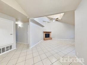 5442 Gold Rush Dr NW in Albuquerque, NM - Building Photo - Building Photo