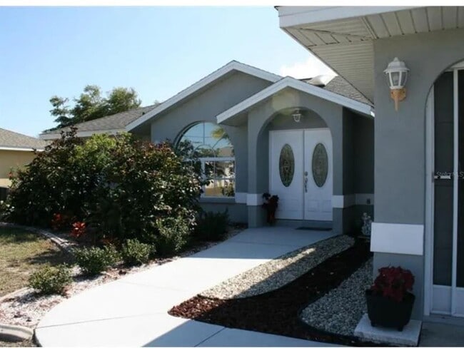 103 Mark Twain Ln in Rotonda West, FL - Building Photo - Building Photo