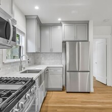 2424 L St in Sacramento, CA - Building Photo - Interior Photo