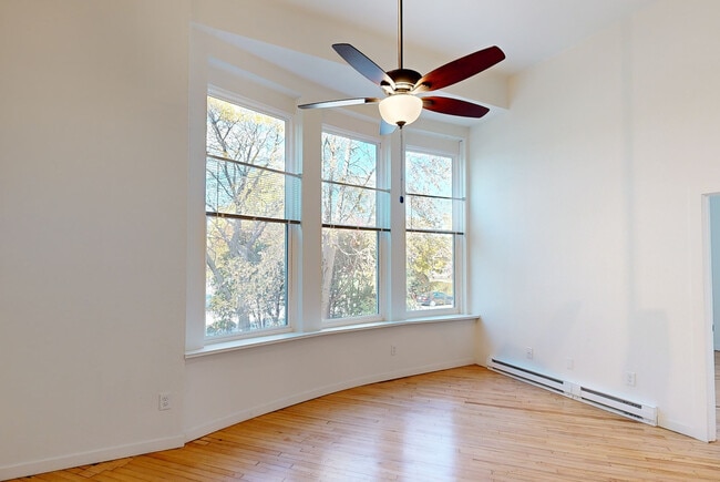 Washington Plaza Apartments in Appleton, WI - Building Photo - Building Photo