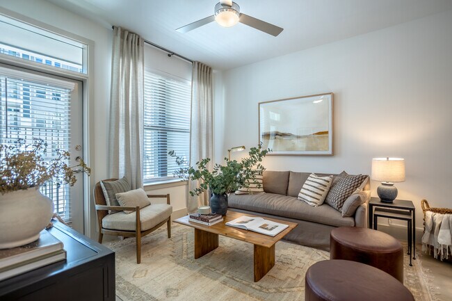 The Olsen in Garland, TX - Foto de edificio - Interior Photo