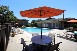 Diamond Lakes Apartment Homes in Lafayette, LA - Building Photo - Building Photo