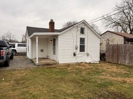 122 Hayward St in Circleville, OH - Building Photo