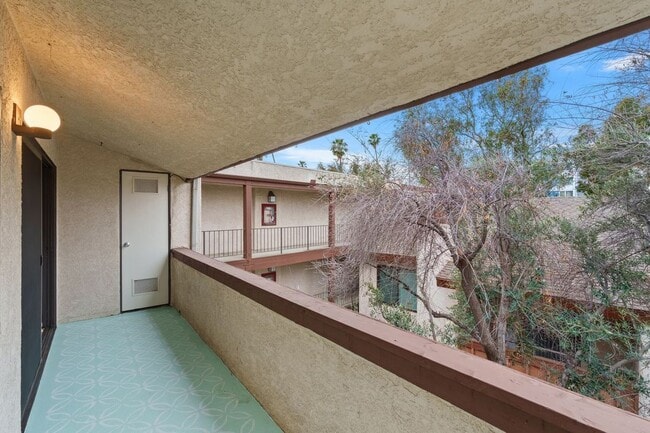 15155 Sherman Way in Los Angeles, CA - Building Photo - Building Photo