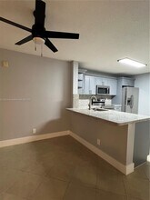 5761 Riverside Dr in Coral Springs, FL - Building Photo - Building Photo