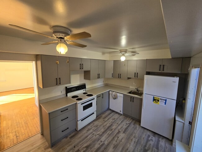property at 611 Fernhill Rd