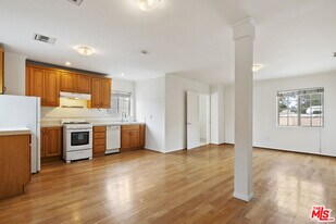 2026 Glendon Ave in Los Angeles, CA - Building Photo