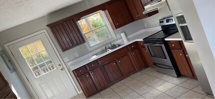 1050 Scarlett Ln in Lawrenceburg, KY - Building Photo - Building Photo