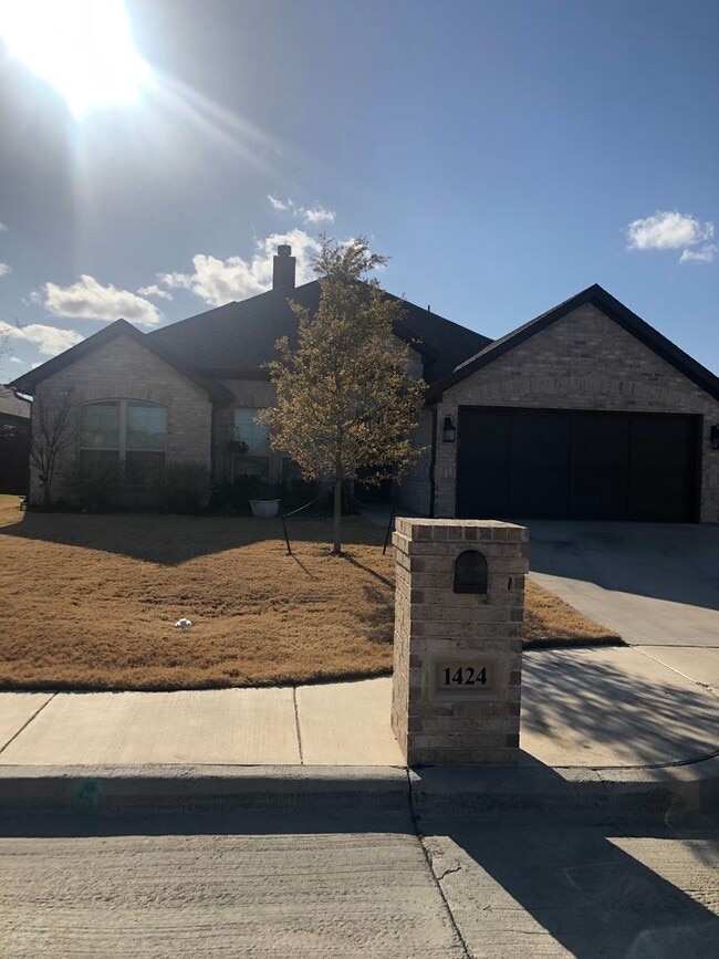 property at 1424 Town Creek Cir