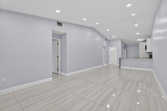 4404 Treasure Cove Dr in Fort Lauderdale, FL - Building Photo - Building Photo