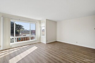 3225 Vicente St in San Francisco, CA - Building Photo