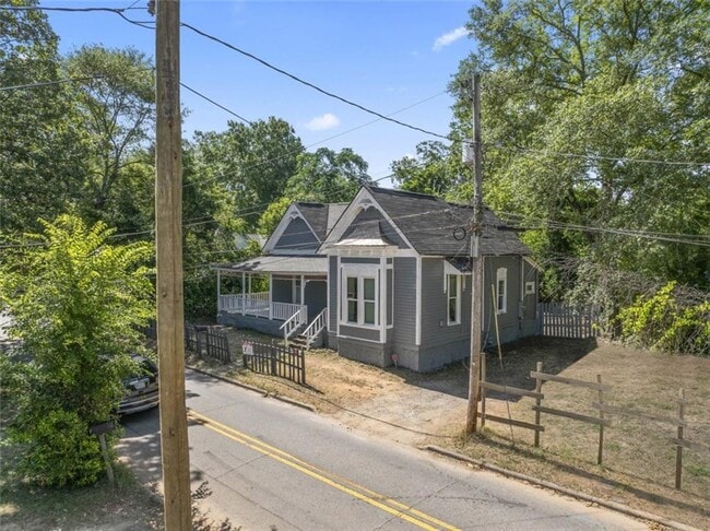 property at 212 W Quilly St