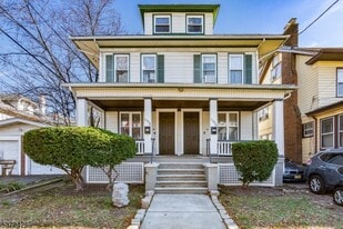 1054 Hunterdon St in Newark, NJ - Building Photo