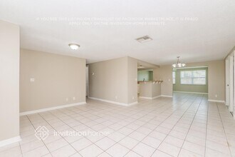 625 Golf and Sea Blvd in Apollo Beach, FL - Foto de edificio - Building Photo