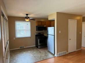 2264 Stieber St in Westland, MI - Building Photo - Building Photo