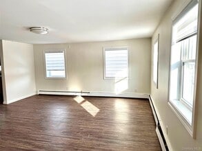 136 Mountain Rd in Pine Bush, NY - Building Photo - Building Photo