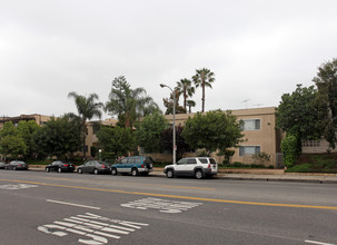 Encino Riviera in Encino, CA - Foto de edificio - Building Photo