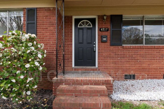 4717 Monmouth Dr in Charlotte, NC - Building Photo - Building Photo