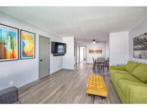 1284 Snelling Ave N in St. Paul, MN - Building Photo - Building Photo